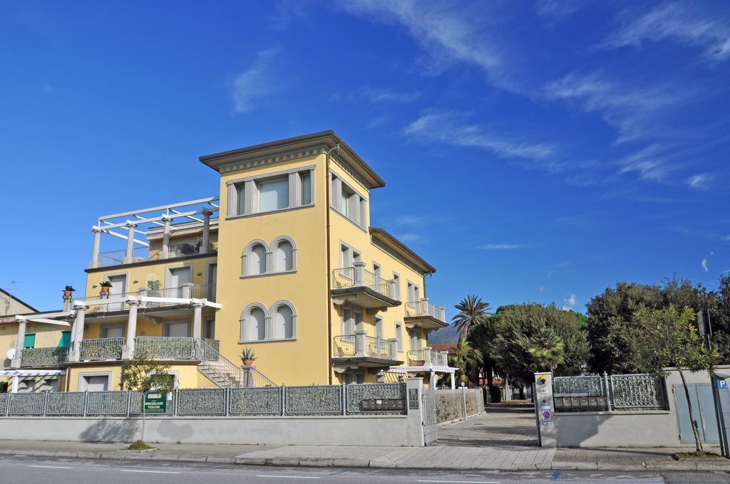 Holiday Apartments Fiumetto Marina di Pietrasanta Værelse billede